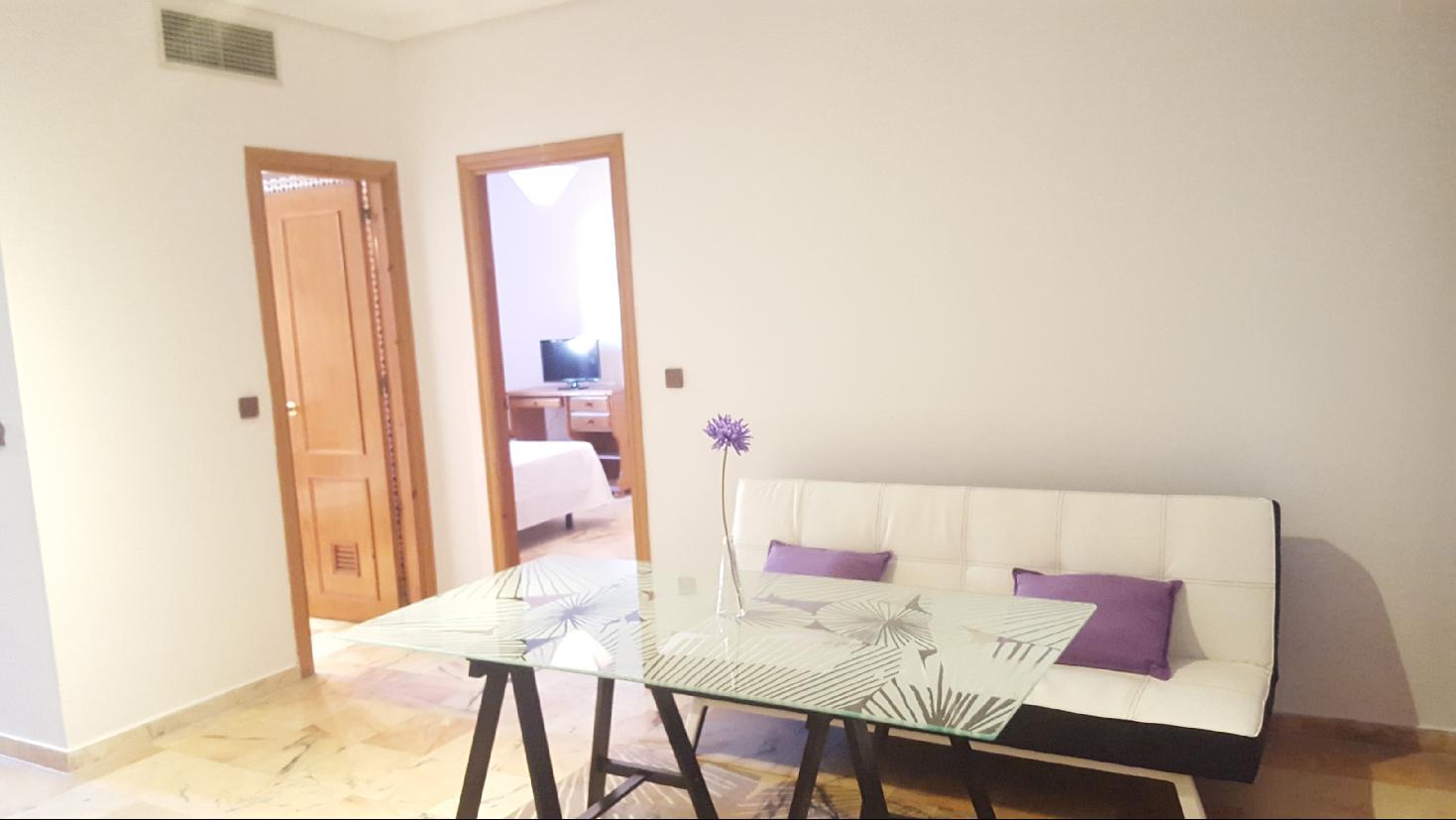 Dona Lola Sevilla