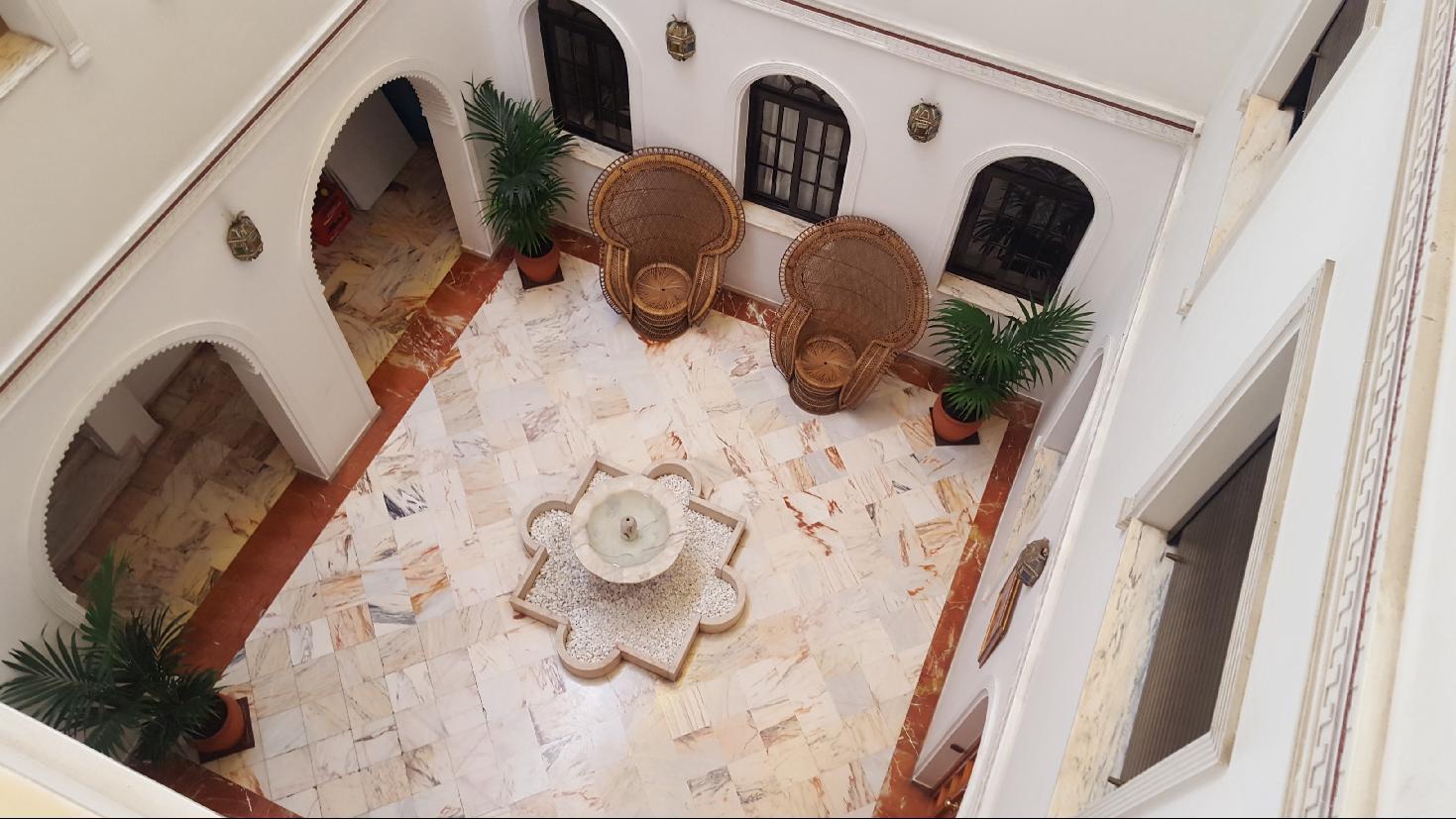 Dona Lola Sevilla
